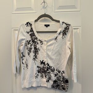 Women's White and Black Floral Lightweight Sweater